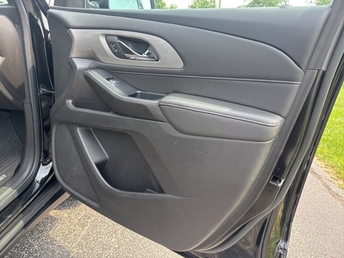 Used 2022 Chevrolet Traverse LT image 24