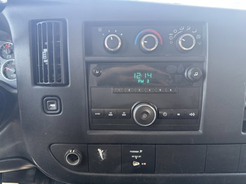 Used 2008 Chevrolet Express 2500 image 16