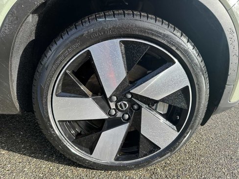 Certified 2023 Volvo XC40 Recharge Ultimate w/ Protection Package Premier image 17