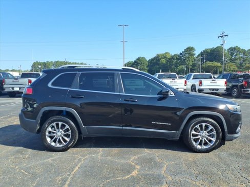 Used 2019 Jeep Cherokee Latitude Plus image 3