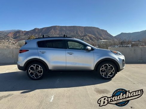 Used 2020 Kia Sportage SX image 3