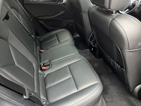 Certified 2024 Porsche Macan image 34