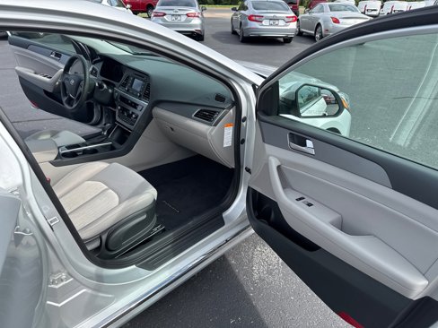 Used 2016 Hyundai Sonata SE image 13