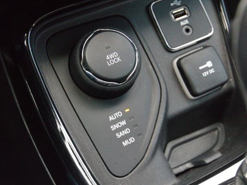 Used 2018 Jeep Compass Latitude image 24