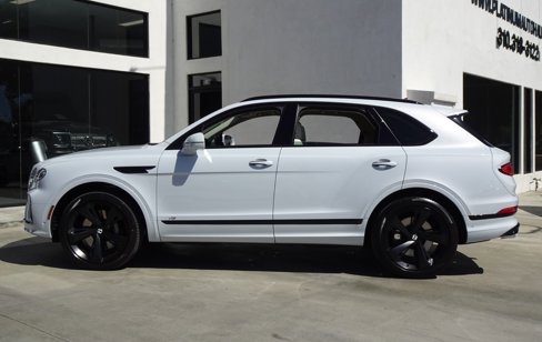 Used 2021 Bentley Bentayga image 4