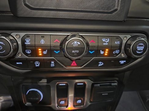 Used 2021 Jeep Wrangler Sport image 17