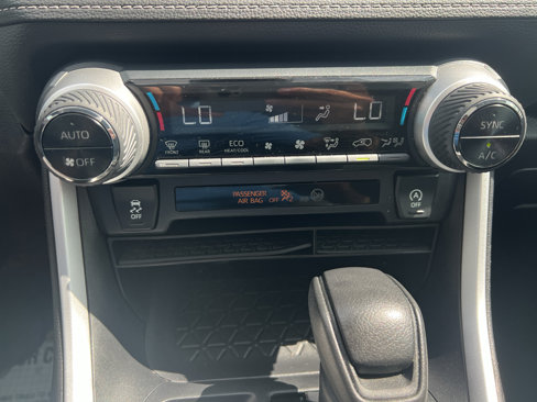 Used 2021 Toyota RAV4 XLE image 30