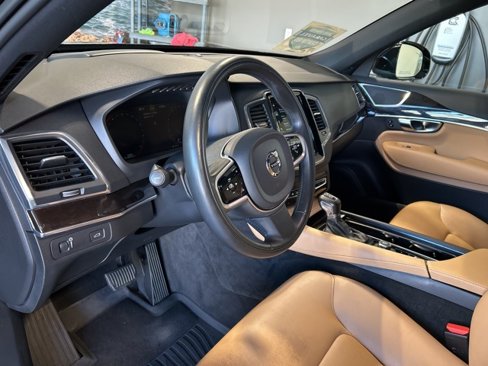 Used 2019 Volvo XC90 T6 Momentum w/ Advanced Package image 2