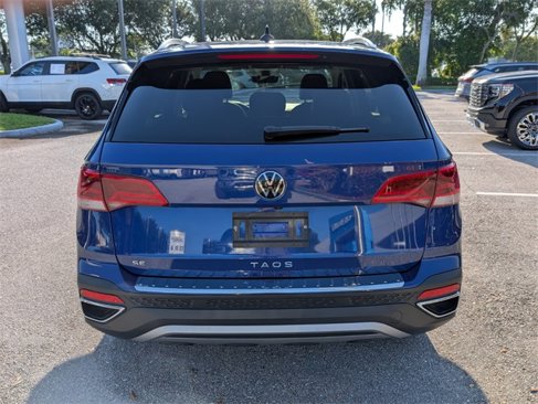 Certified 2024 Volkswagen Taos SE image 12