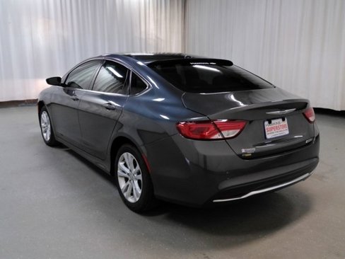 Used 2015 Chrysler 200 Limited w/ Convenience Group image 6