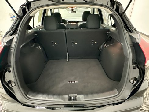 Used 2024 Nissan Kicks SV image 29