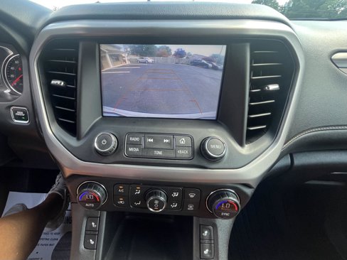 Used 2019 GMC Acadia SLT image 10