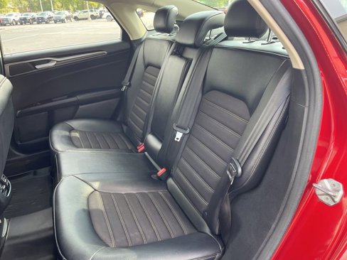 Used 2017 Ford Fusion SE w/ Equipment Group 201A image 13