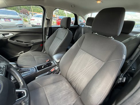 Used 2017 Ford Focus SE w/ Cold Weather Package image 15