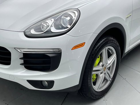 Used 2015 Porsche Cayenne S image 58