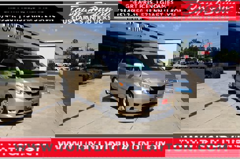 Used 2014 Toyota Sienna LE image 1
