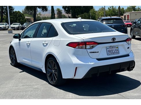 Used 2025 Toyota Corolla SE image 3