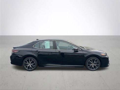 Used 2023 Toyota Camry SE image 6