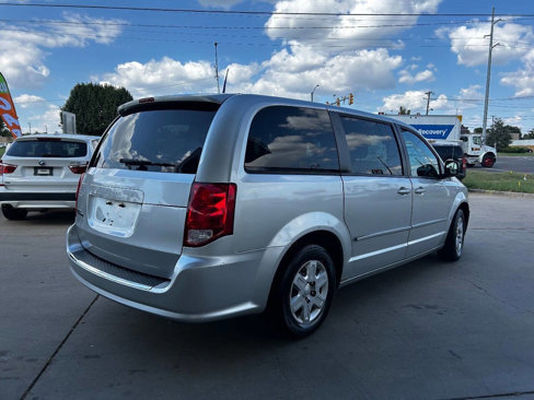 Used 2012 Dodge Grand Caravan SE image 2