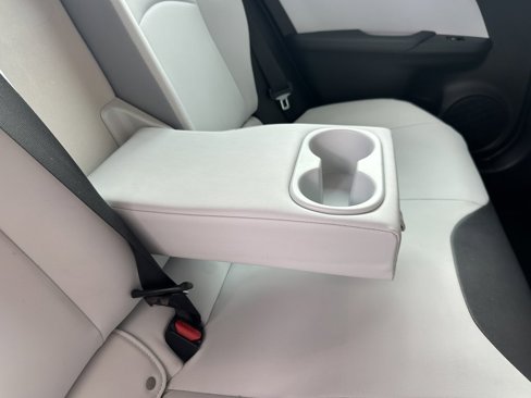 Used 2018 Toyota Prius Four image 38