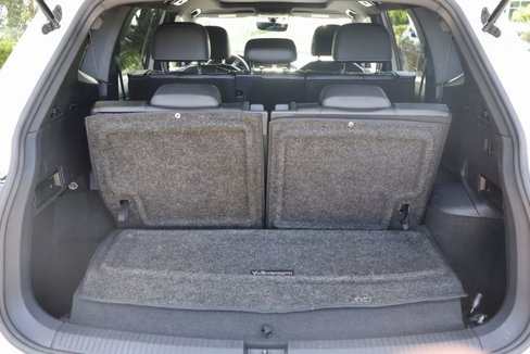 Used 2021 Volkswagen Tiguan SE R-Line image 17
