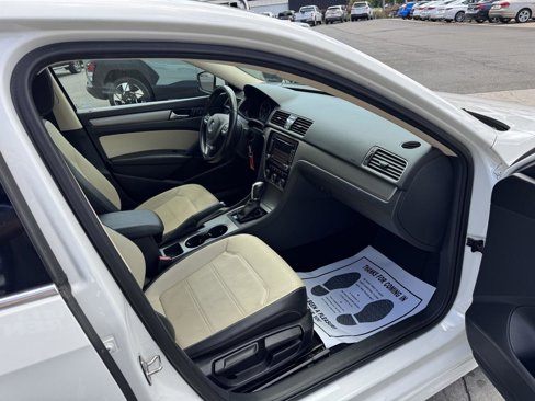 Used 2015 Volkswagen Passat TDI SE image 17