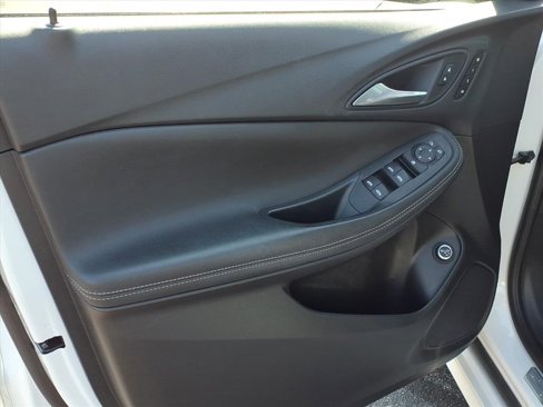 Certified 2020 Buick Encore GX Essence w/ Experience Buick Package image 5