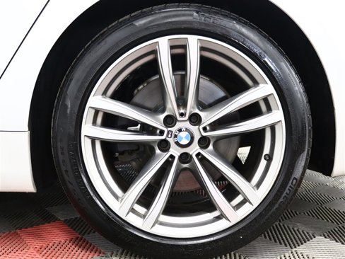 Used 2016 BMW 750i xDrive image 29