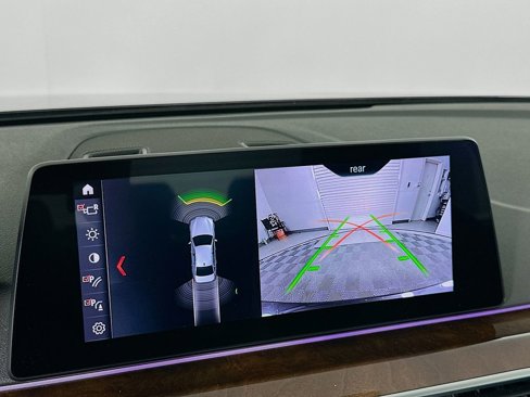 Used 2019 BMW 530e xDrive w/ Executive Package image 14