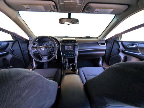 Used 2015 Toyota Camry LE image 25