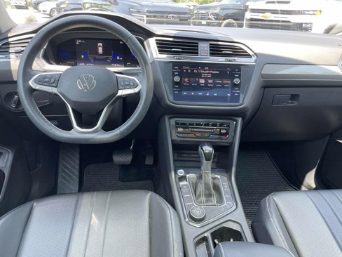 Used 2022 Volkswagen Tiguan SE image 15