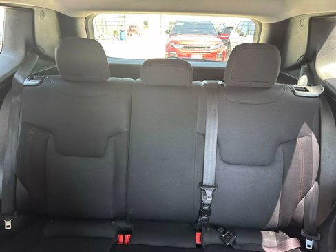 Used 2015 Jeep Renegade Trailhawk image 24