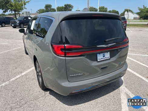 Used 2022 Chrysler Pacifica Touring-L image 24