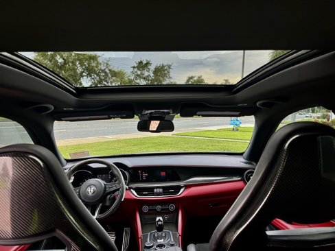 Used 2019 Alfa Romeo Stelvio Quadrifoglio image 18