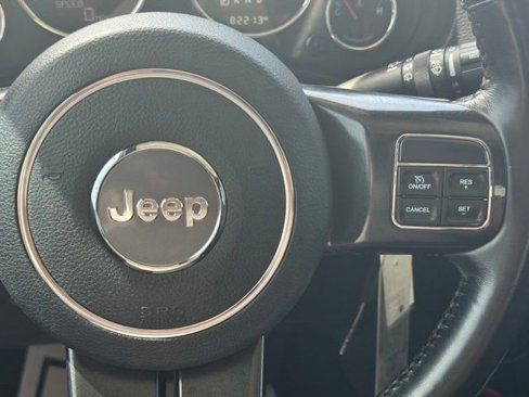 Certified 2017 Jeep Wrangler Unlimited Rubicon image 32