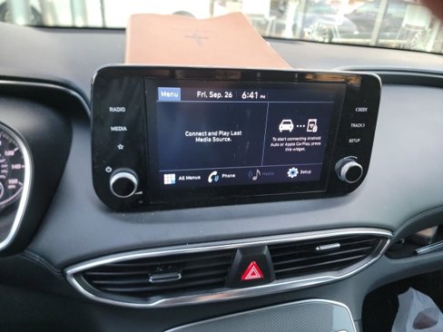 Used 2022 Hyundai Santa Fe SE image 4