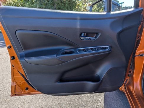 Used 2021 Nissan Versa SR w/ Convenience Package image 10