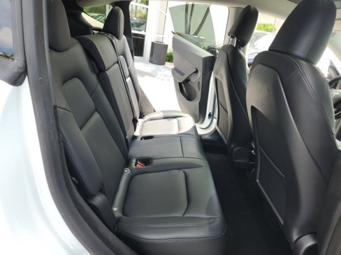 Used 2023 Tesla Model Y Long Range image 21