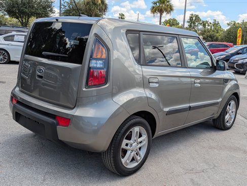 Used 2010 Kia Soul + image 4