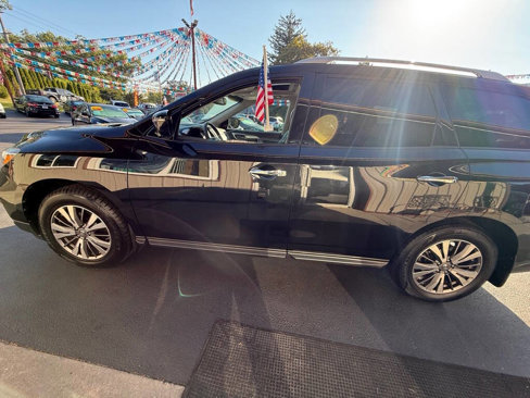 Used 2017 Nissan Pathfinder SL w/ SL Premium Package image 6