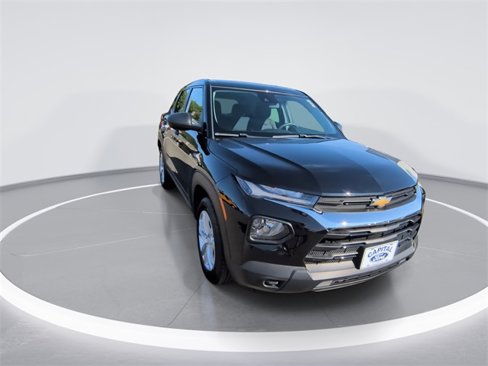 Used 2023 Chevrolet TrailBlazer LS image 2