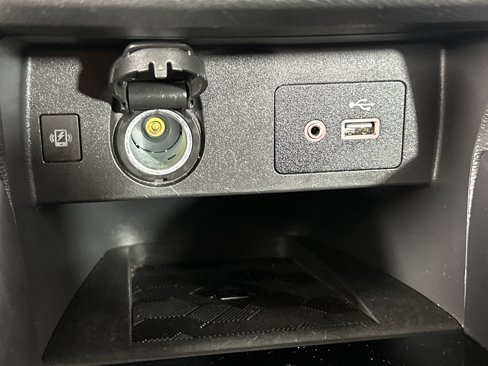 Used 2023 Nissan Versa SV image 21