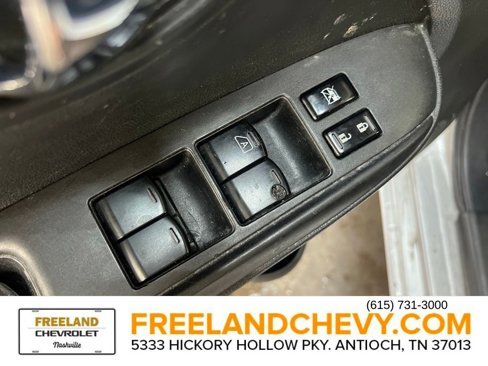 Used 2016 Nissan Versa SV image 10