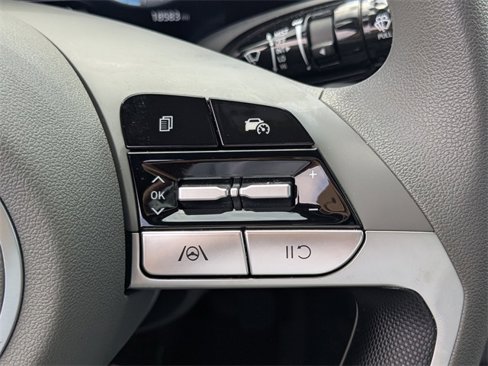 Used 2024 Hyundai Elantra SEL image 22