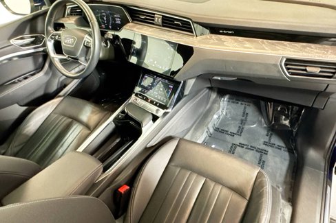 Used 2023 Audi e-tron Premium Plus w/ Premium Plus Package image 28