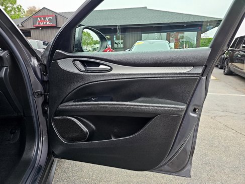 Used 2018 Alfa Romeo Stelvio Ti Sport image 43