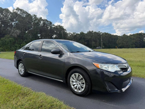 Used 2012 Toyota Camry LE image 2