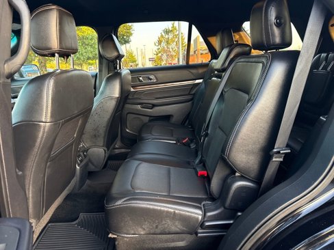 Used 2017 Ford Explorer Limited image 28