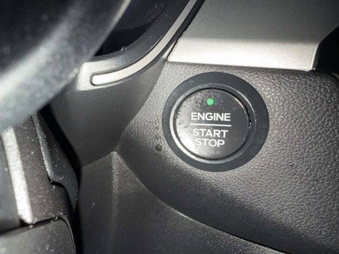 Used 2020 Ford Escape SE image 17