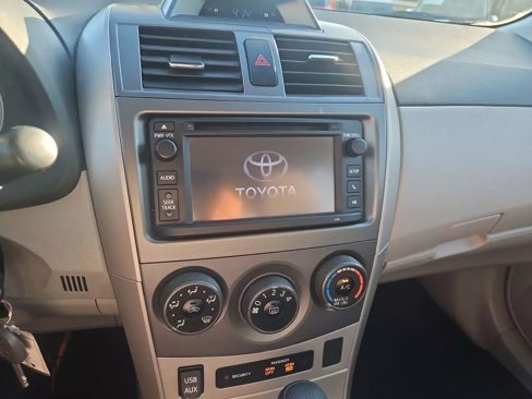 Used 2013 Toyota Corolla LE Special Edition image 38
